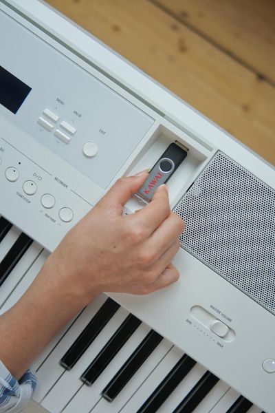 Kawai ES 520 W