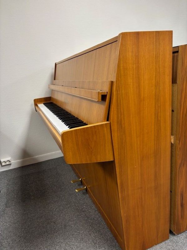 Grotrian Steinweg piano
