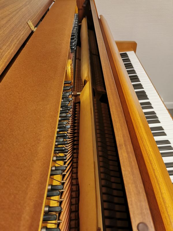 Yamaha piano, teak
